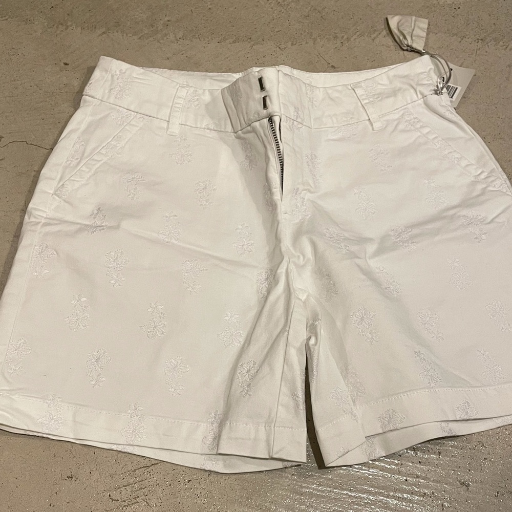 NWT white shorts with embroidered flowers